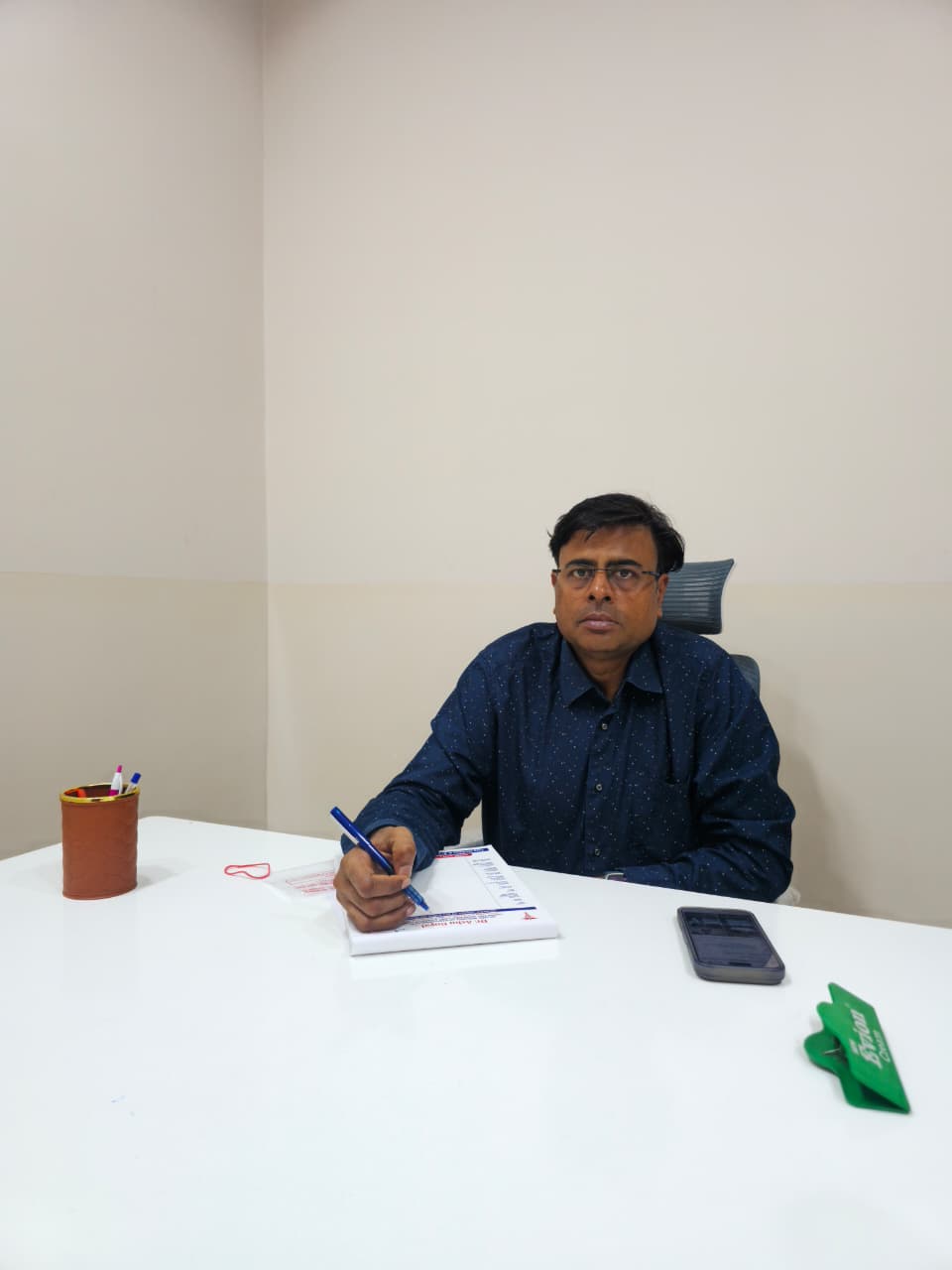 Dr. Ashu Goyal, Senior Consultant Endocrinologist in Kota, Rajasthan